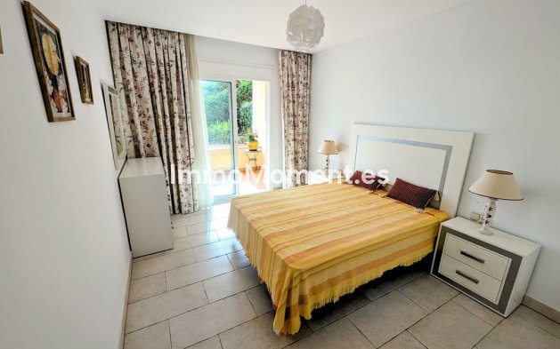 Resale - Apartment - Benahavís - Benahavís Centro