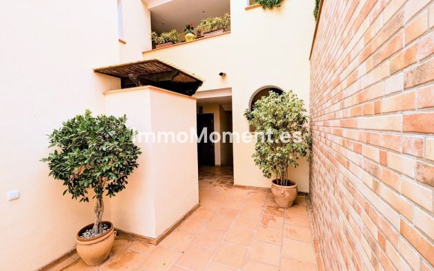 Resale - Apartment - Benahavís - Benahavís Centro