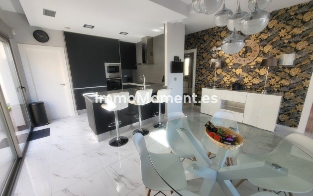 Resale - Villa - Orihuela - Villamartin