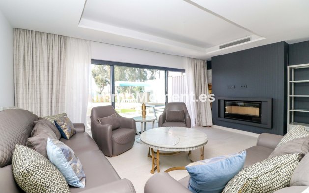 Revente - Maison mitoyenne - Estepona  - Estepona Centro