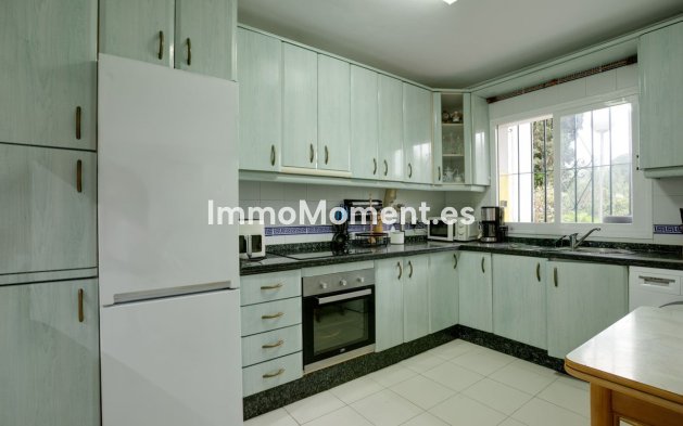 Bestaande woning - Geschakelde woning - Estepona  - Estepona Centro