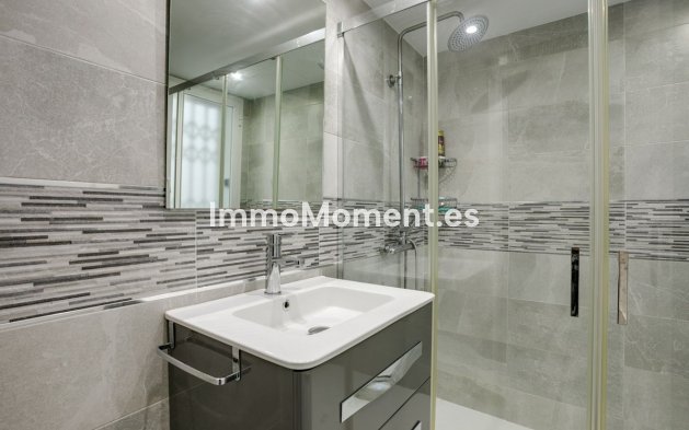 Bestaande woning - Geschakelde woning - Estepona  - Estepona Centro