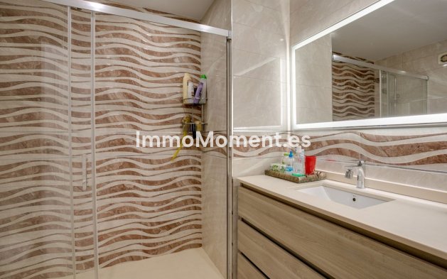 Bestaande woning - Geschakelde woning - Estepona  - Estepona Centro