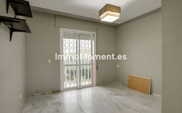 Bestaande woning - Geschakelde woning - Estepona  - Estepona Centro