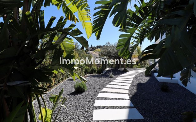 Resale - Villa - Marbella - Elviria