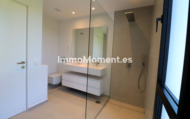 Resale - Villa - Marbella - Elviria