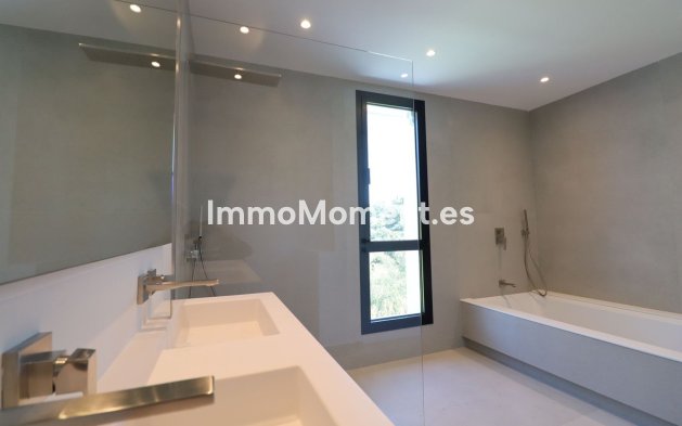 Resale - Villa - Marbella - Elviria