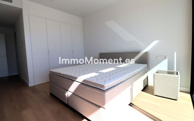 Resale - Villa - Marbella - Elviria