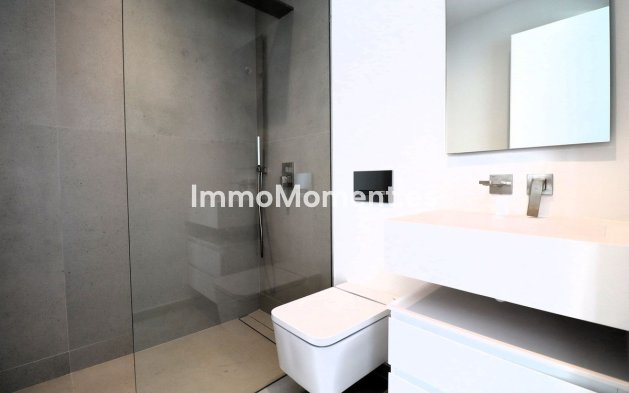 Resale - Villa - Marbella - Elviria