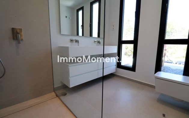 Resale - Villa - Marbella - Elviria