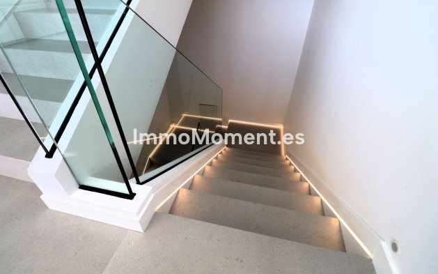 Resale - Villa - Marbella - Elviria