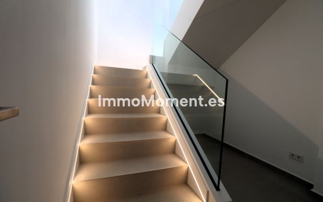 Resale - Villa - Marbella - Elviria