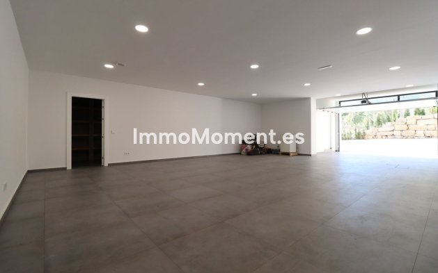 Resale - Villa - Marbella - Elviria