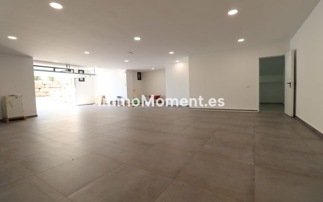 Resale - Villa - Marbella - Elviria