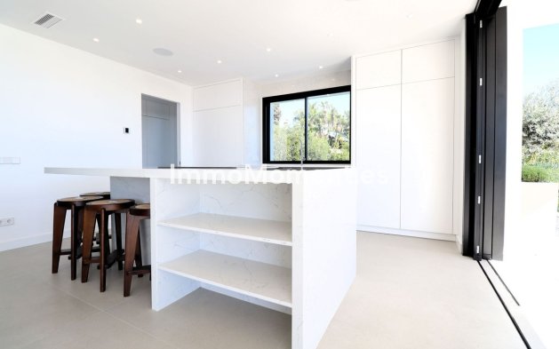 Resale - Villa - Marbella - Elviria