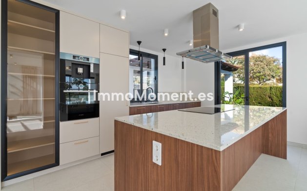 Reventa - Villa - Marbella - Elviria