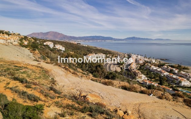 Resale - Plot - Manilva