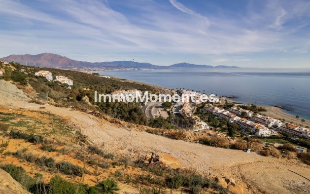 Resale - Plot - Manilva
