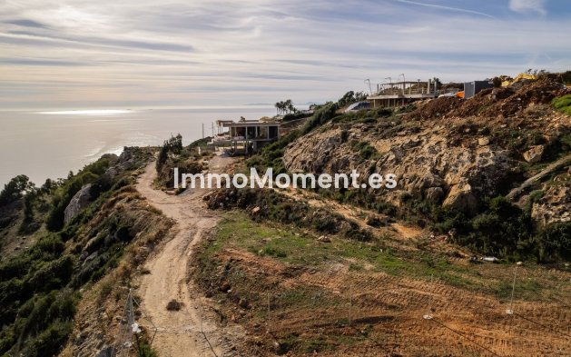 Resale - Plot - Manilva