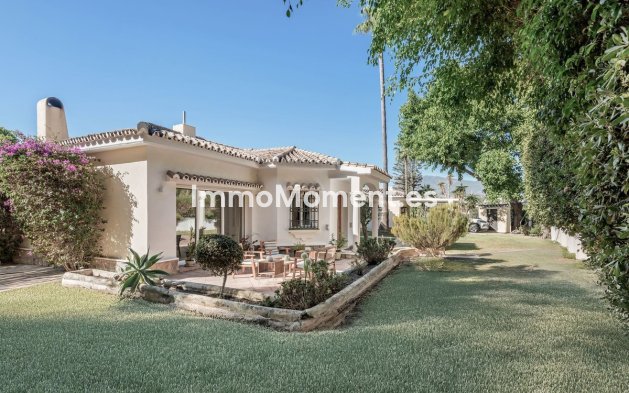 Resale - Detached villa - Estepona - New Golden Mile