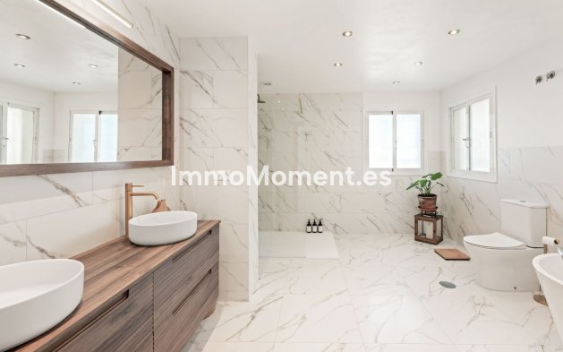 Resale - Detached villa - Estepona - New Golden Mile