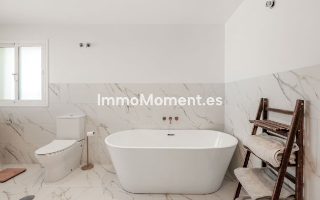 Resale - Detached villa - Estepona - New Golden Mile