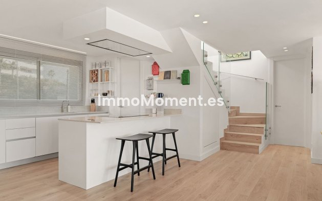 Resale - Apartment - Marbella - Santa Clara