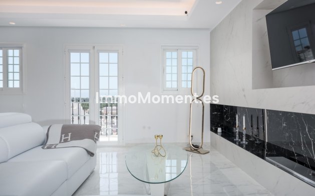 Bestaande woning - Geschakelde woning - Marbella - Nueva Andalucía