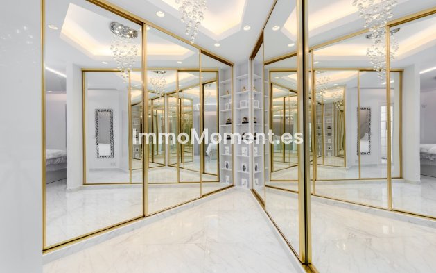 Bestaande woning - Geschakelde woning - Marbella - Nueva Andalucía