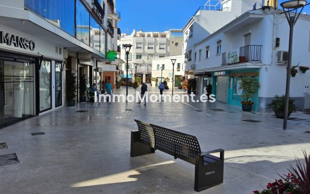 Resale - Apartment - Estepona - Estepona Centro