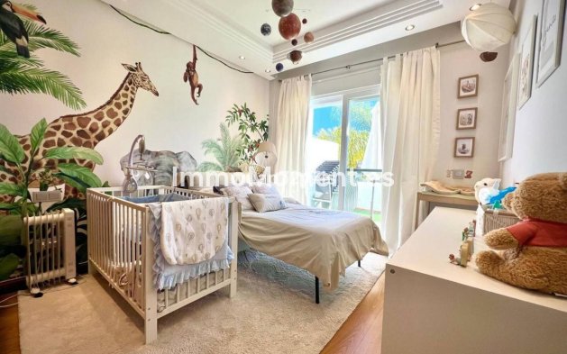 Revente - Maison mitoyenne - Estepona  - Estepona Centro