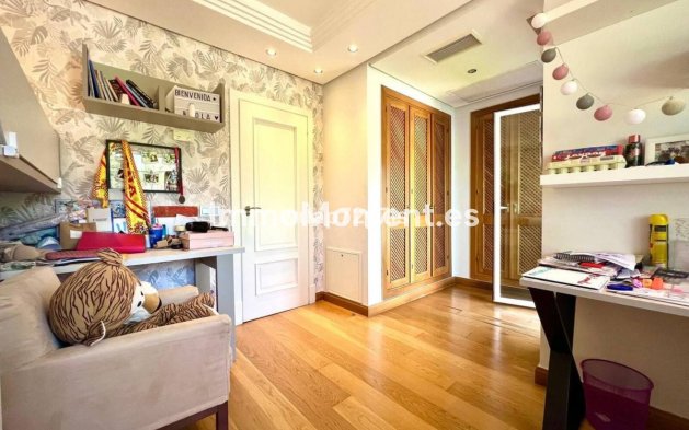 Revente - Maison mitoyenne - Estepona  - Estepona Centro