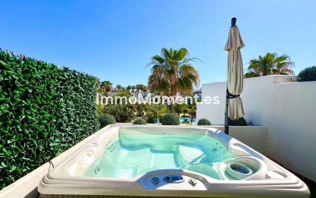 Revente - Maison mitoyenne - Estepona  - Estepona Centro