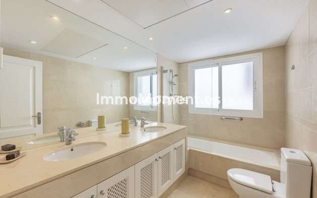 Revente - Appartement - Marbella - Nueva Andalucía