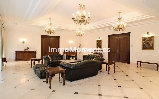 Reventa - Villa - Marbella - Guadalmina Baja