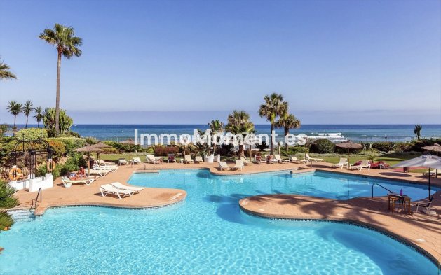 Resale - Apartment - Marbella - Puerto Banús