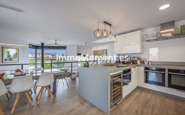 Reventa - Villa - Marbella - Guadalmina Alta