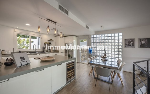 Reventa - Villa - Marbella - Guadalmina Alta