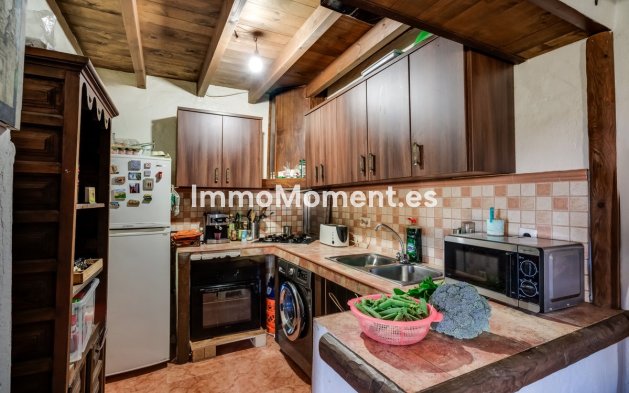 Wiederverkauf - Landhaus -   Inländisch - Monda