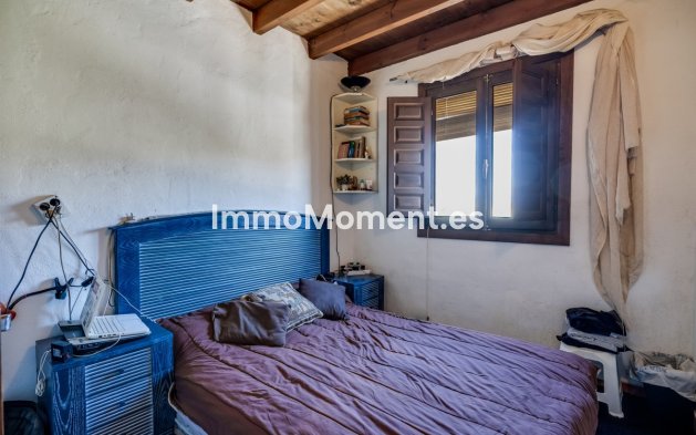 Wiederverkauf - Landhaus -   Inländisch - Monda