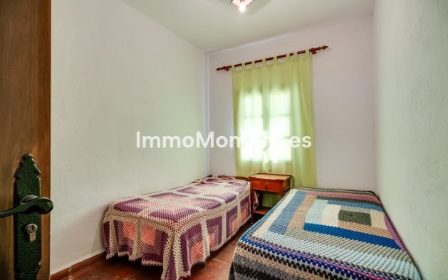 Wiederverkauf - Landhaus -   Inländisch - Monda