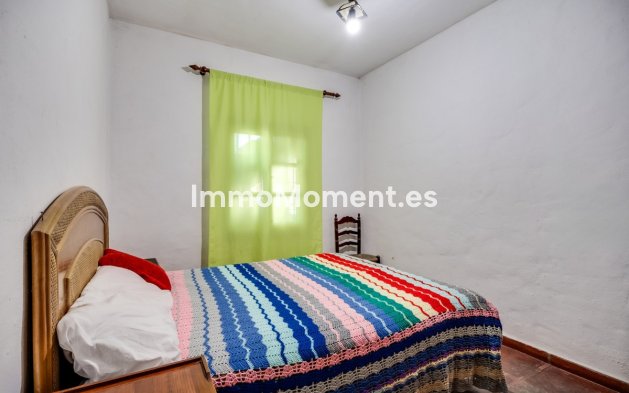 Wiederverkauf - Landhaus -   Inländisch - Monda