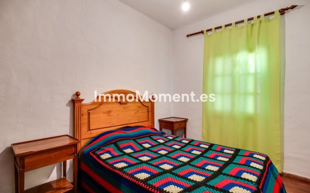 Wiederverkauf - Landhaus -   Inländisch - Monda