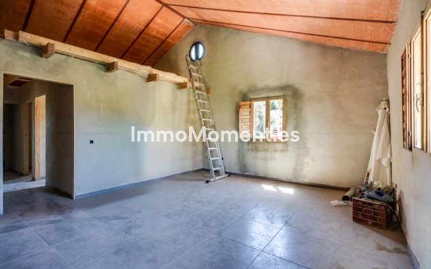 Wiederverkauf - Landhaus -   Inländisch - Monda