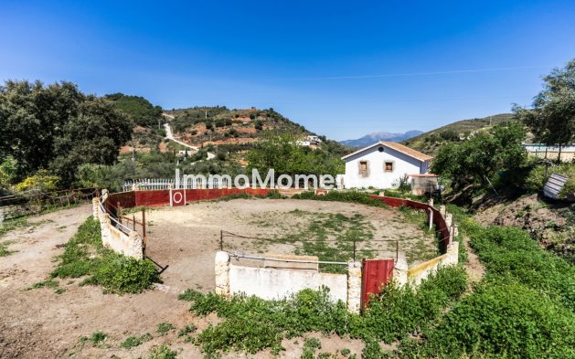 Wiederverkauf - Landhaus -   Inländisch - Monda