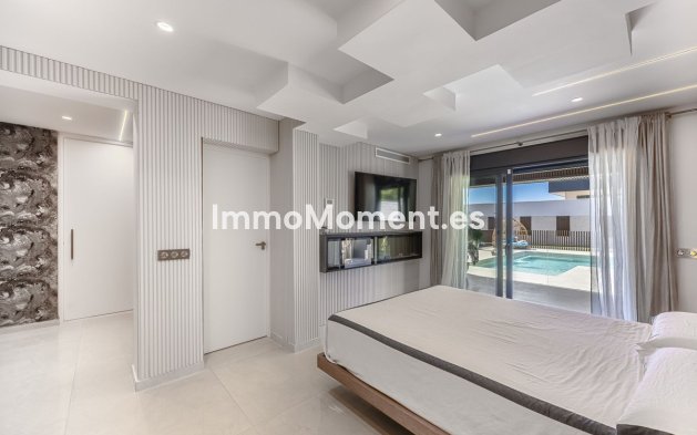 Wiederverkauf - Villa - Estepona  - New Golden Mile