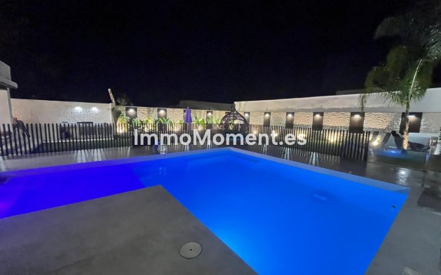 Wiederverkauf - Villa - Estepona  - New Golden Mile