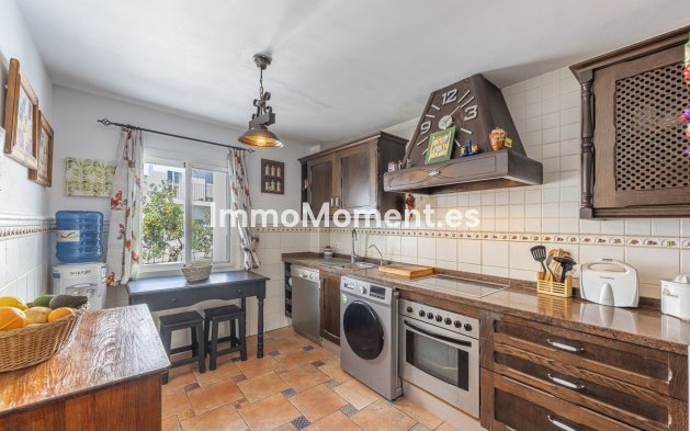 Bestaande woning - Appartement - Binnenland  - Ojén