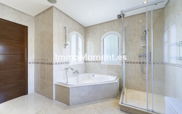 Revente - Villa - Marbella - Nueva Andalucía