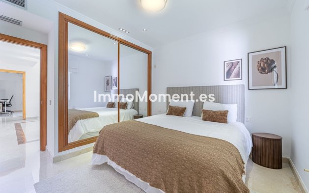 Revente - Villa - Marbella - Nueva Andalucía